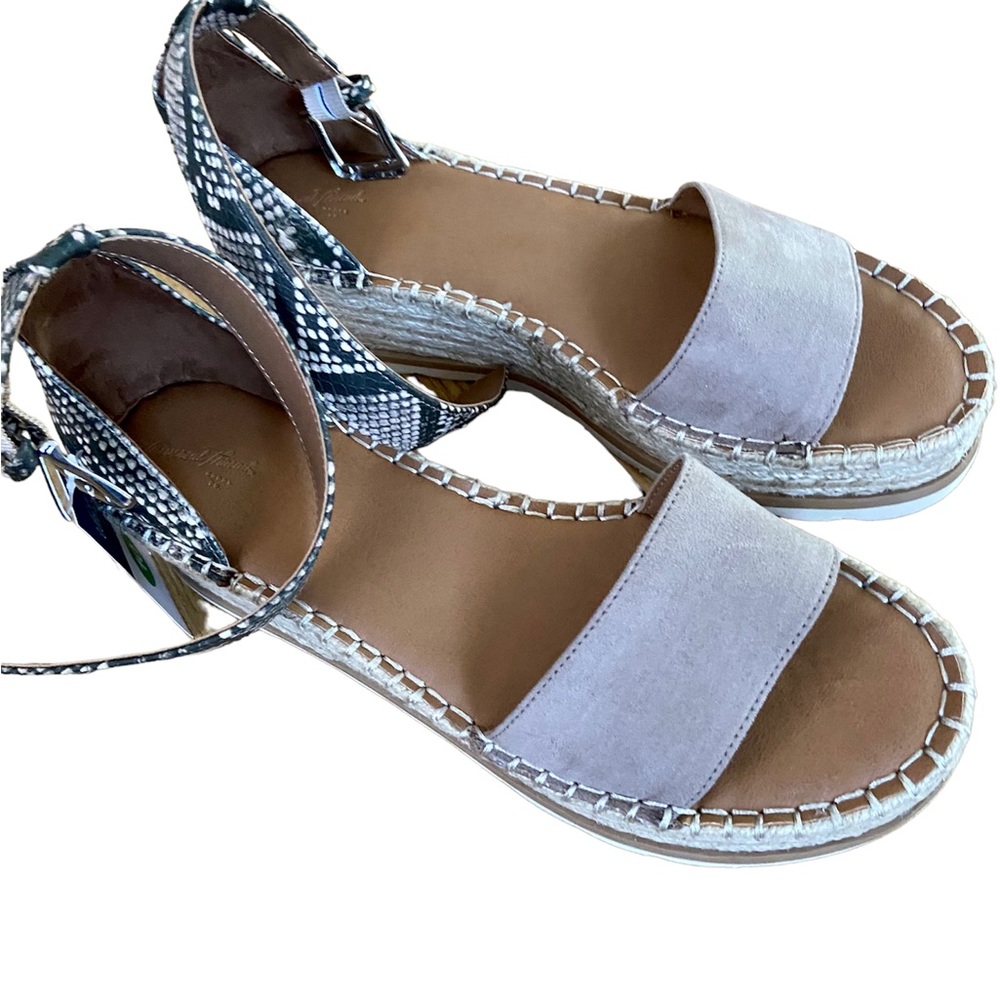 Platform sandals size 10